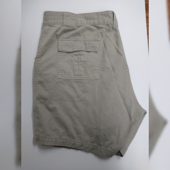 Original Khaki Co. tan men's cargo shorts waist 44 - Picture 2 of 8